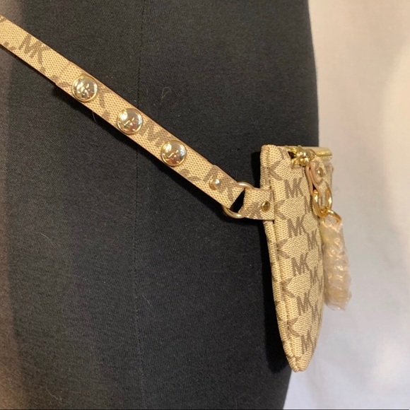 MK Michael Kors Belt Bag - Picture 5 of 7